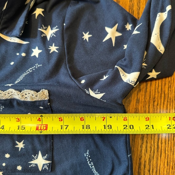 ⭐️ Cuddl Cuddle duds soft and cozy cosmic night gown sz M ppockets collared neck - Picture 3 of 6